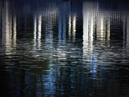 <i>Reflejos en el agua</i><b>, de Ralf Pascual.