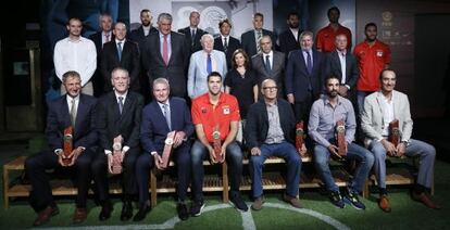 Los homenajeados junto a la vicepresidenta del Gobierno y el ministro de Cultura.