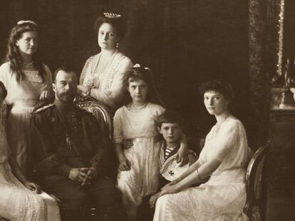 El zar Nicol&aacute;s II con familia en 1914.
