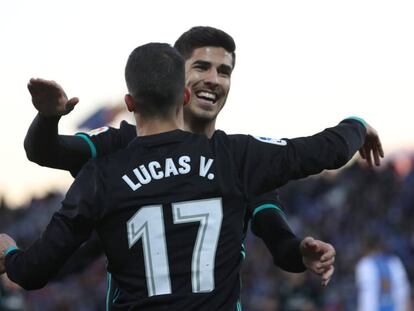 Lucas y Asensio celebran el primer gol del Madrid.