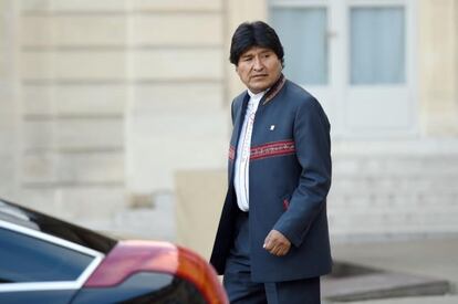 Evo Morales sale de una reuni&oacute;n con Hollande en Par&iacute;s