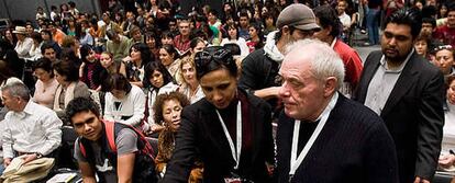 El escritor Antonio Lobo Antunes a su llegada al salón de la Feria del Libro de Guadalajara