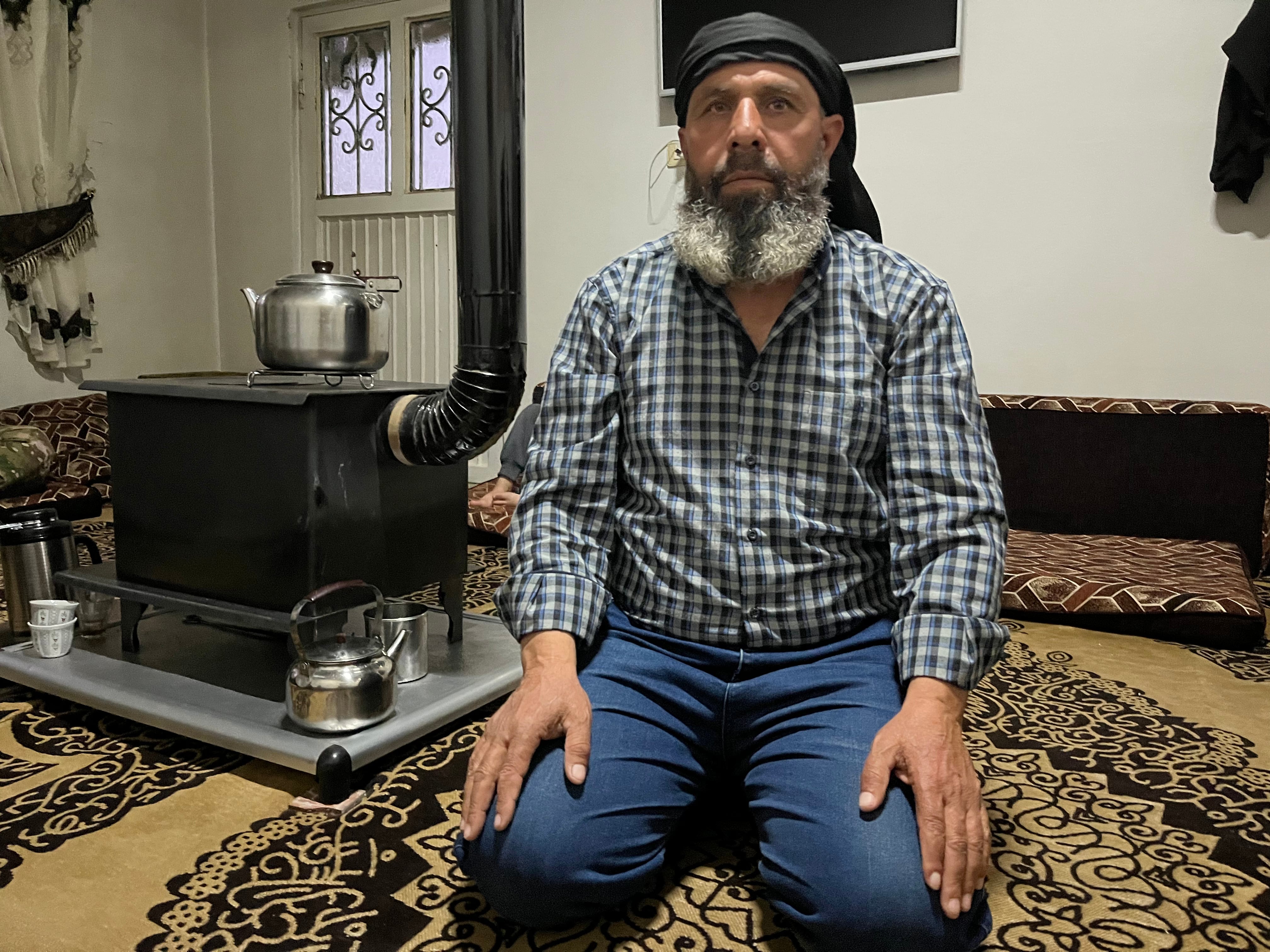 Mohammad Abdul-Razzaq Al Saadi, en su casa en Beit Yinn, este martes.