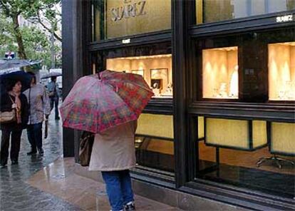 La joyería Suárez, donde se cometió el atraco el pasado viernes, en el paseo de Gràcia de Barcelona.