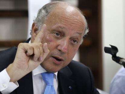 El ministro franc&eacute;s de Exteriores, Laurent Fabius, este lunes en Dhaka (Bangladesh). 