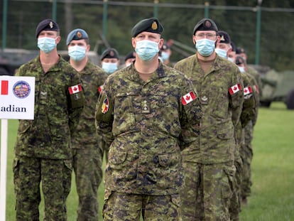 Imagen de archivo de tropas canadienses durante un ejercicio de entrenamiento en el oeste de Ucrania, cerca de Lviv en 2020.