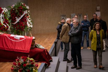 El sindicalista y político español Cándido Méndez, durante su visita a la capilla ardiente de Nicolas Redondo en la sede de UGT en Madrid.