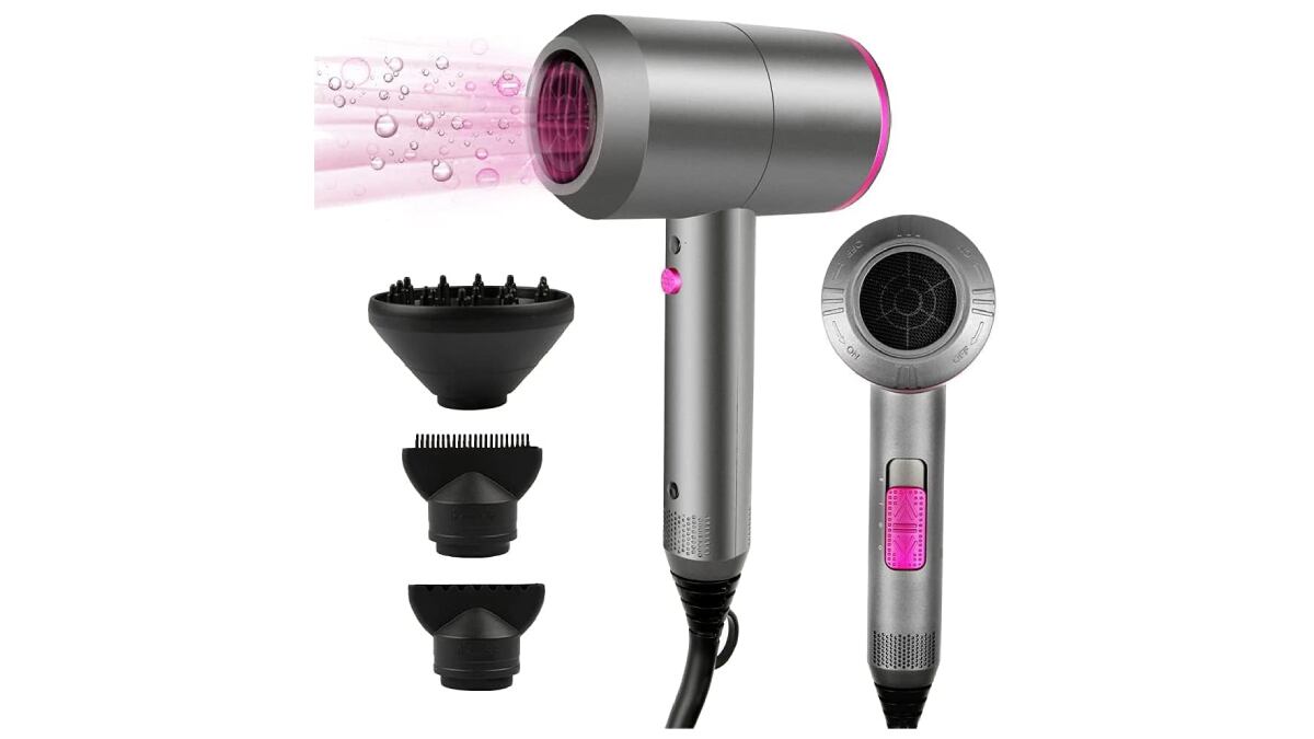 Secador de pelo iónico con accesorios.