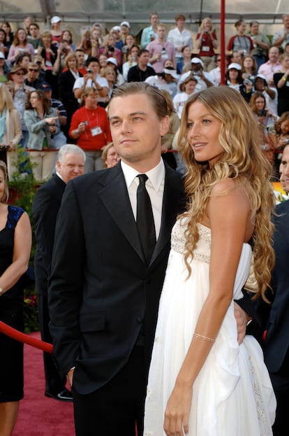 Leonardo DiCaprio y Gisele Bündchen en la gala de los Oscar de 2005, año en el que él cumplió 31 años, ella 25 y acabó su relación.