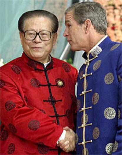 Jiang Zemin y George Bush, en una foto tomada en octubre de 2001.