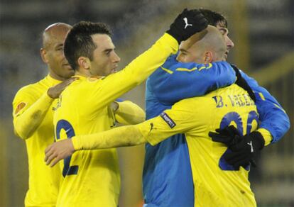 Rossi celebra con sus compañeros su gol ante el Brujas.