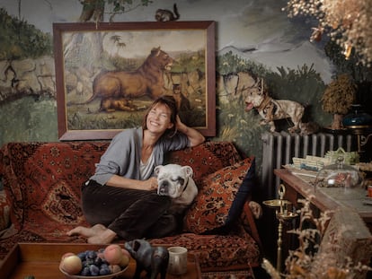 Jane Birkin in her Paris apartment in 2001.