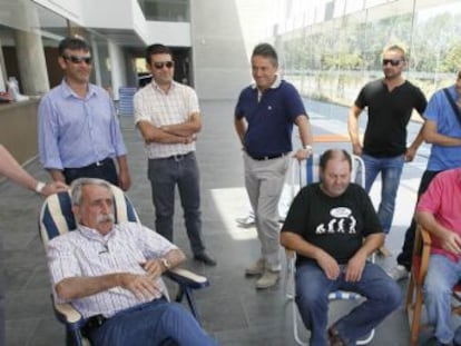 Empresarios y algunos de sus trabajadores, encerrados en el edificio principal de Rabanales XXI.