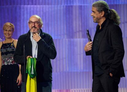 Jaume Roures y Fernando León, con el premio a mejor comedia europea en los EFA.