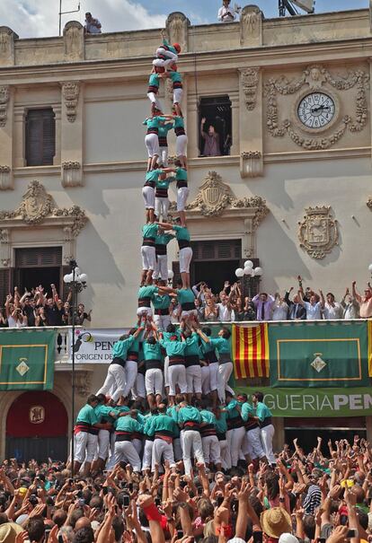 Una castell durante la diada de Sant Félix en Vilafranca del Pendès, en una imagen de archivo.