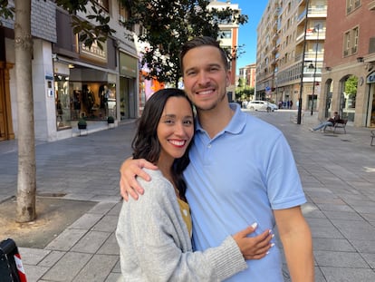 Jessica y Eric Smith, un matrimonio de Kansas que ahora vive en Logroño.