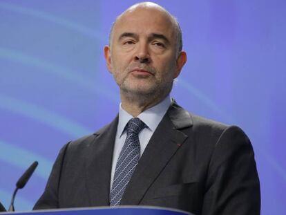 El comisario europeo de Asuntos Econ&oacute;micos y Financieros, Pierre Moscovici. EFE/OLIVIER HOSLET