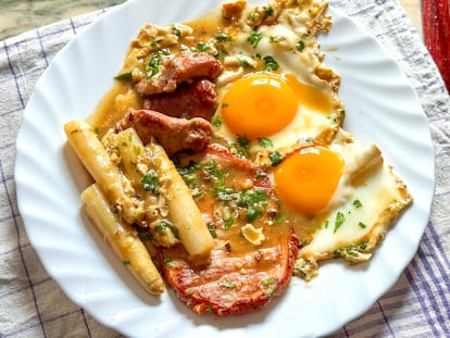 Huevos al salmorejo receta
