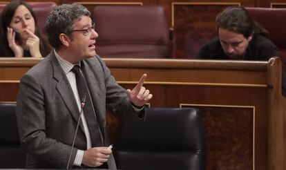El ministro de Energía, Turismo y Agenda Digital, Álvaro Nadal, interviene en el Congreso el pasado miércoles.