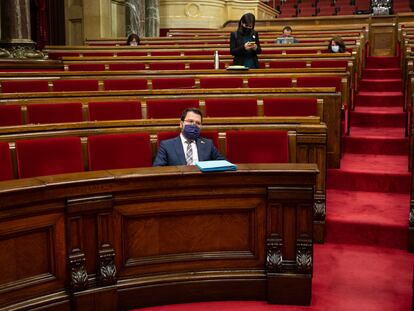 Pere Aragonès en la primera sesión de control al Govern en el Parlament de Cataluña tras el cese de Torra.