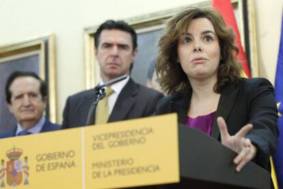 La vicepresidenta Santamaría, ayer en la toma de posesión de altos cargos en La Moncloa.