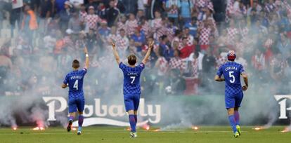 Rakitic, Perisic y Corluka piden calma a su afición.