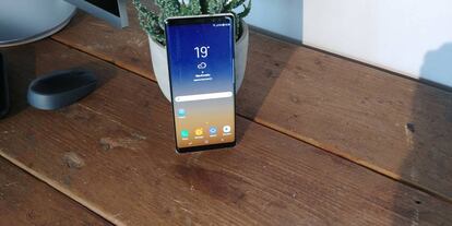 La pantalla infinita del Samsung Galaxy Note 8 ocupa casi todo su frontal