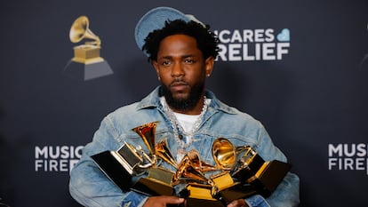 Kendrick Lamar, ganador de Grabación del Año, Mejor Interpretación de Rap, Mejor Canción de Rap, Mejor Vídeo Musical y Canción del Año en los Premios Grammy 2025.