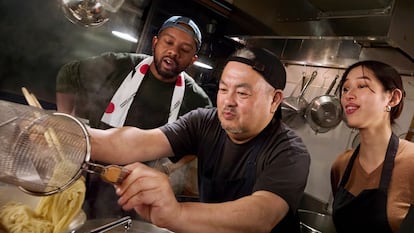 Preparar ramen con el chef Saburo Ishigōka es una de las nuevas ofertas de experiencias de Airbnb.