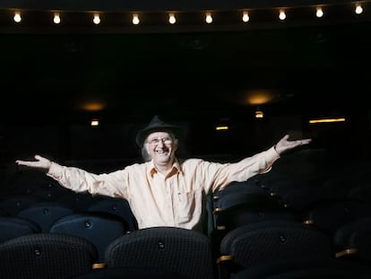 Juan Tamariz en la platea del teatro Poliorama