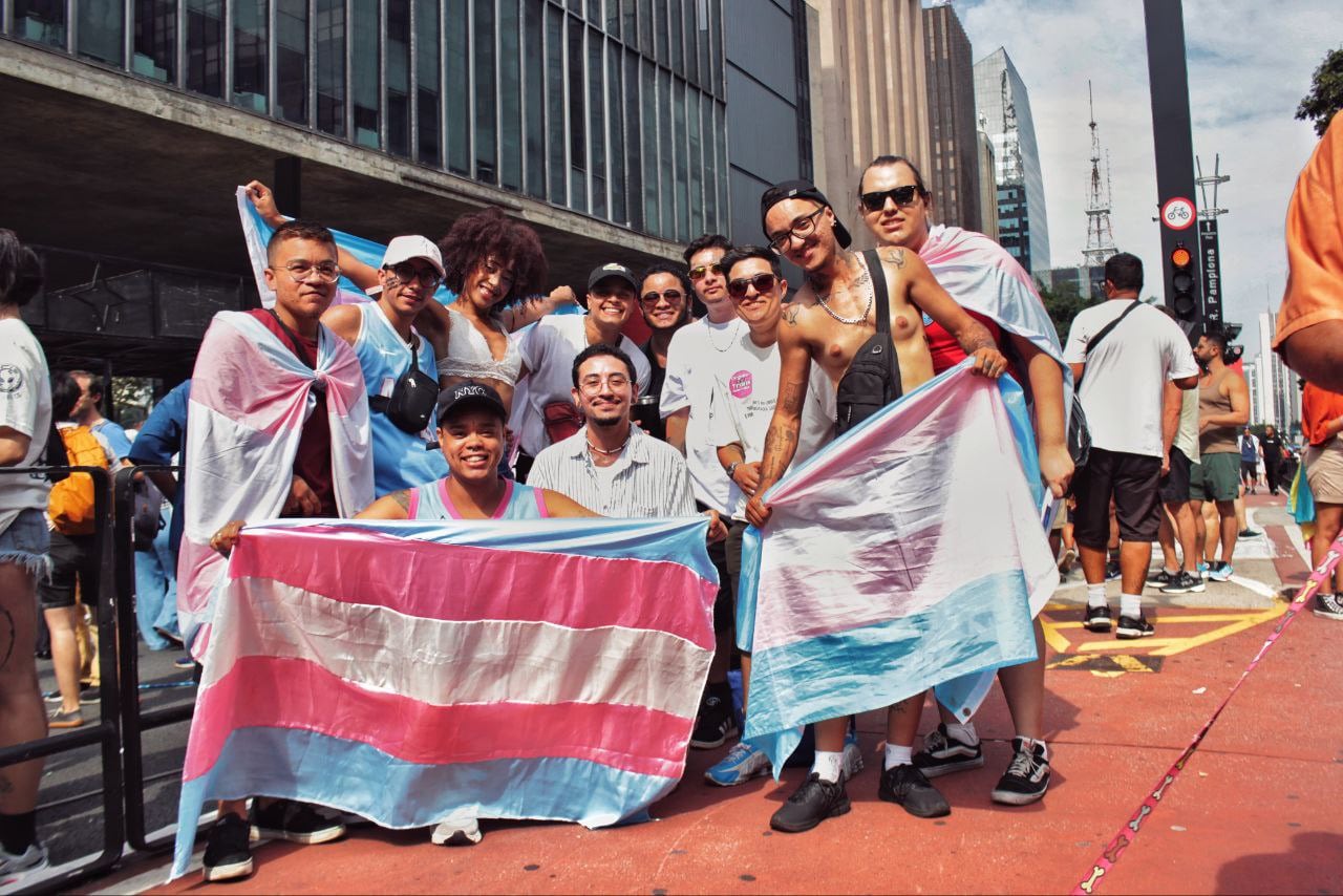 Asistentes a la Marcha Transmasculina de São Paulo, Brasil, el 30 de marzo de 2025.