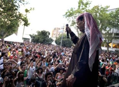 Omar Souleyman durante su actuacin, ayer, en el Sonarvillage, en lo que fue la ltima actuacin diurna del festival.