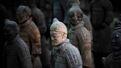 Varios guerreros de terracota, en Xian.