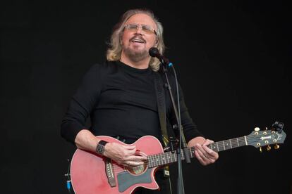 Barry Gibb de los Bee Gee.