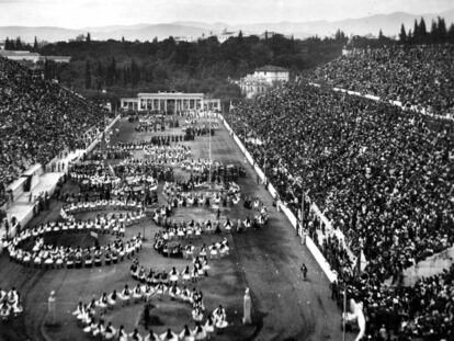 La inauguración, el 6 de abril de 1896, de los Juegos de Atenas en el estadio Panathinaikó.