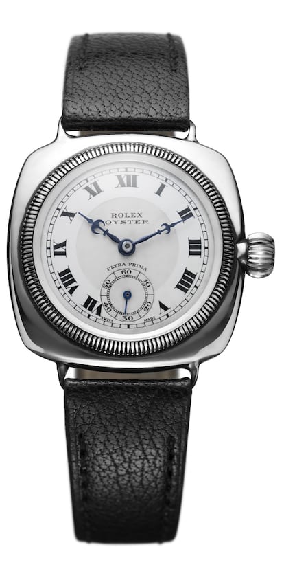 En 1926 el gigante de la relojería suiza fabrica el Rolex Oyster, el primer reloj de pulsera hermético del mundo.