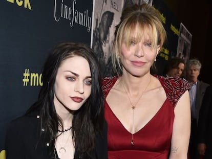 Frances Bean Cobain y su madre Courtney Love, el pasado abril en el estreno del documental sobre Kurt Cobain en Los &Aacute;ngeles.