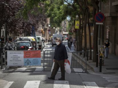 Corte de tráfico de Torrent de L'Olla en Gràcia para dar más espacio al peatón.