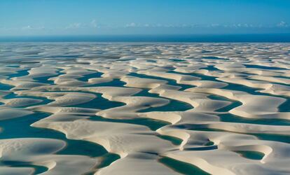 Dunas no parque nacional dos Lençóis Maranhenses, Brasil.