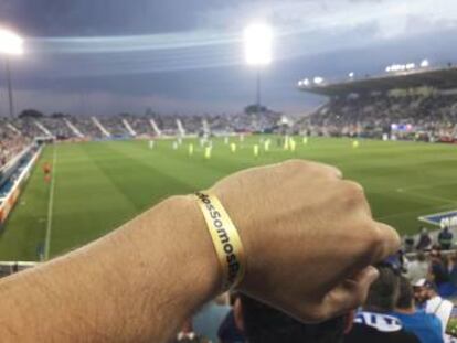 Pulsera promocional de la campaña de reciclaje del CD Leganés.