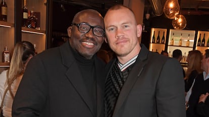 Edward Enninful y Alec Maxwell en un almuerzo en Londres el 8 de octubre de 2021.