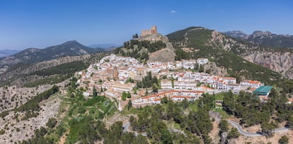 Vista área del pueblo de Segura de la Sierra (Jaén).