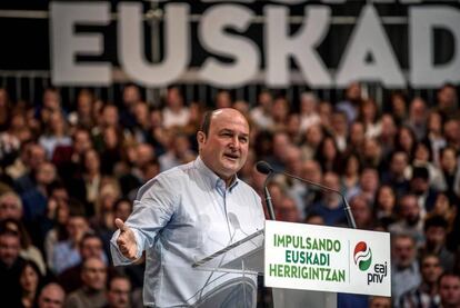 El presidente del PNV, Andoni Ortuzar, interviene en el acto de presentación de candidaturas del PNV en el BEC (Barakaldo).