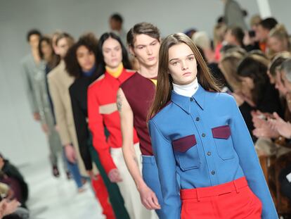 Calvin Klein: Raf Simons reinventa el gran icono americano