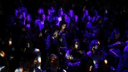 Gradas de público en Mercedes-Benz Fashion Week.