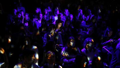 Gradas de p&uacute;blico en Mercedes-Benz Fashion Week.