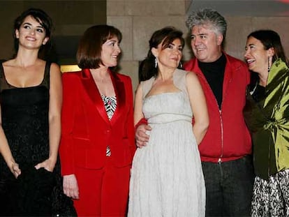 Penélope Cruz, Carmen Maura, Carmen Calvo, Pedro Almodóvar, y la coreógrafa Blanca Li