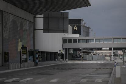 L'activitat a la terminal vella de l'aeroport és pràcticament nul·la.