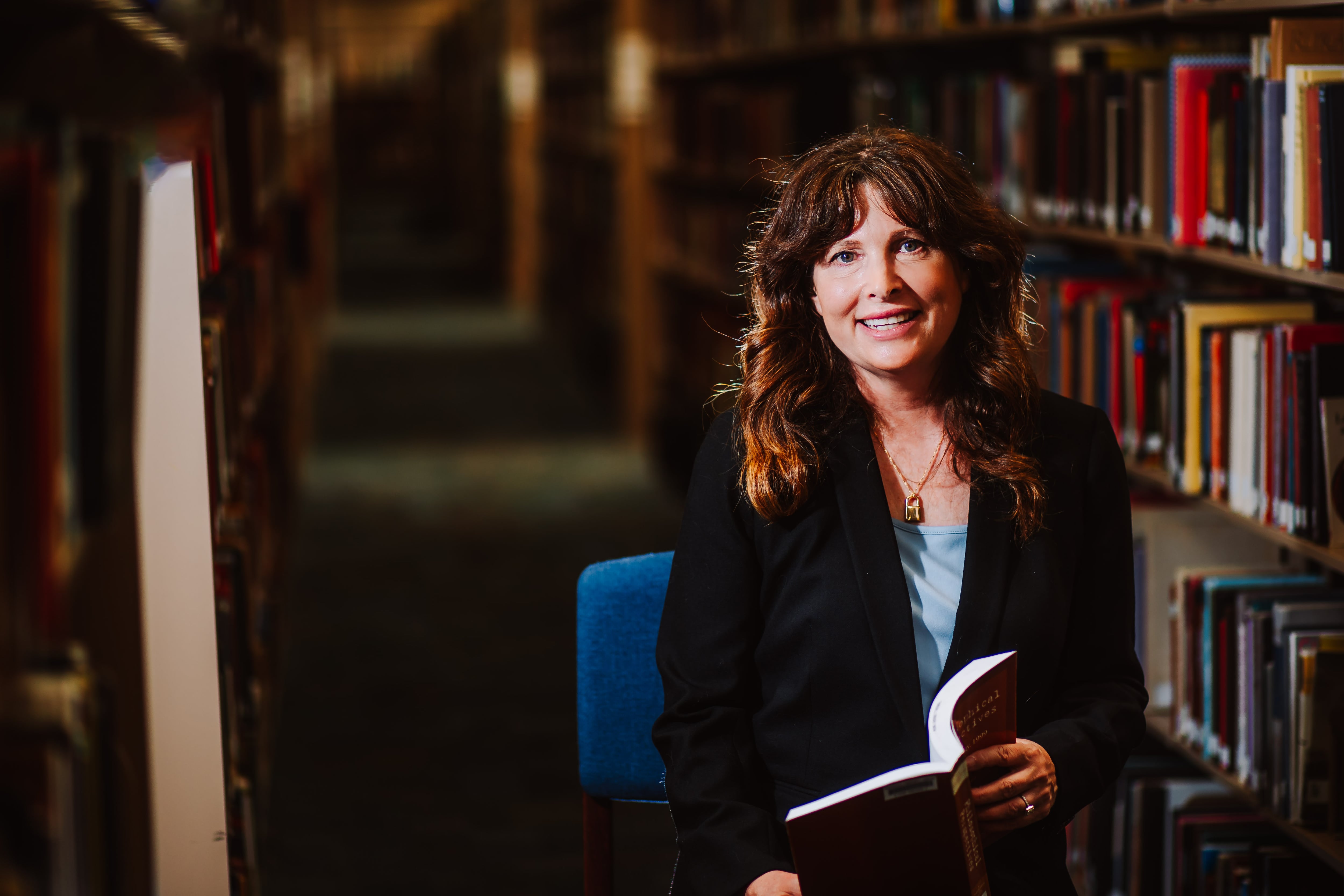 Diana Walsh Pasulka, especialista en religiones: “La fe en los ovnis es muy parecida a la comunidad cristiana primitiva”