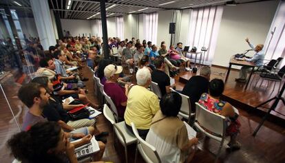 Encuentro de círculos de Podemos en Octubre Centre de Cultura Contemporània.
